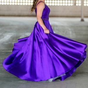Madison James Size 10 Purple Prom/Formal Dress!